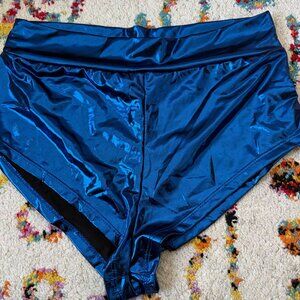 Booty Shorts / Hot Pants – Size M